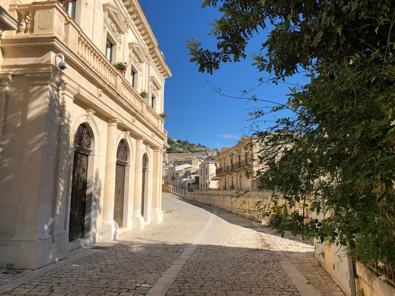 Отель Palazzo Favacchio - Patane Шикли Экстерьер фото